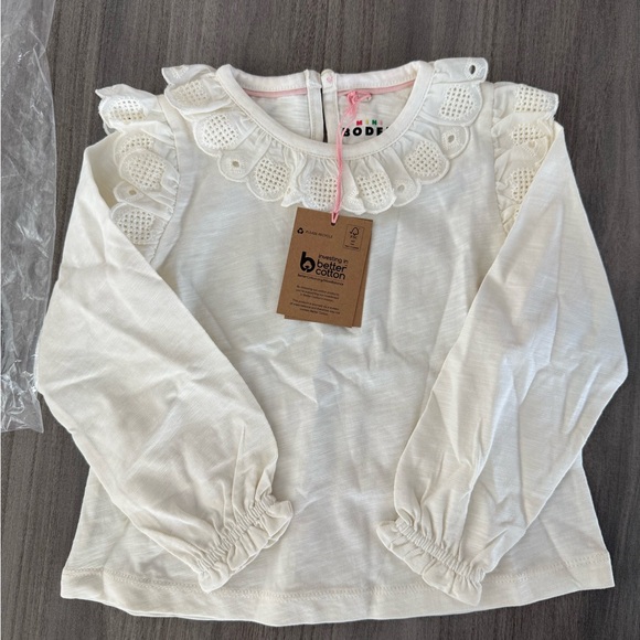 Mini Boden Broderie Heart Trim Top - Picture 2 of 6